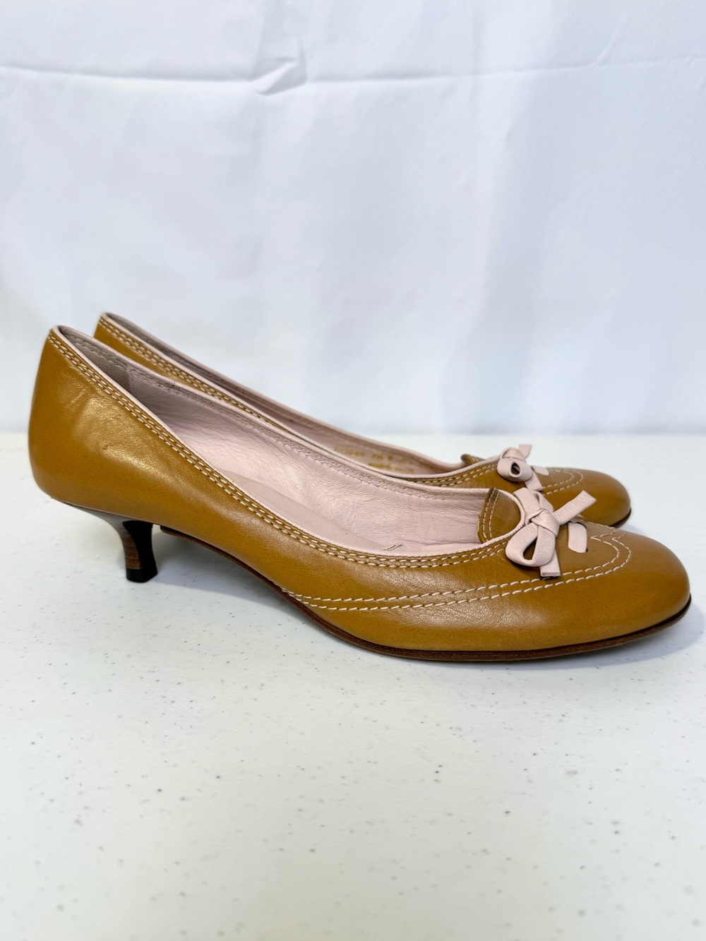 Cole Haan Leather Kitten Heel Pumps 7.5 B Tan Brown Bow Contrast Stitching